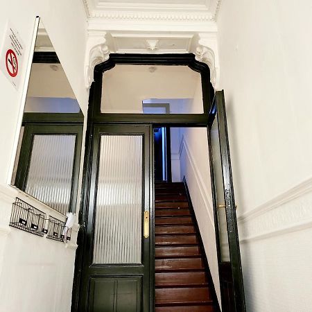 Apartamento Chambre privée au 3e étage sans ascenceur en plein centre de Charleroi Exterior foto